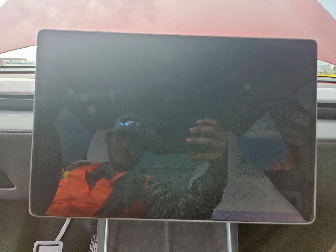 2026 Tesla Model Y VIN: 7SAYGDEE1TA440597 Lot: 82143285