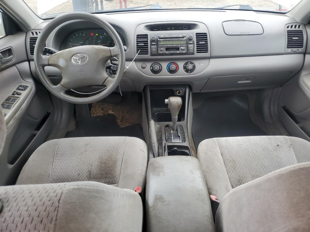 2004 Toyota Camry Le VIN: 4T1BF30K54U571522 Lot: 81809265