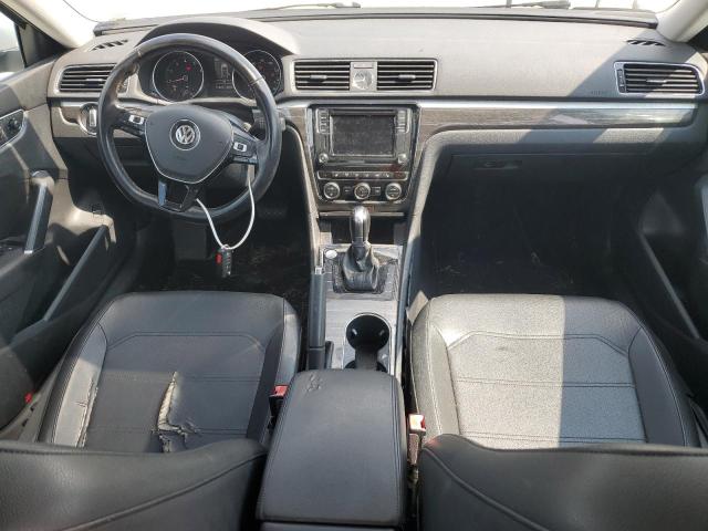  VOLKSWAGEN PASSAT 2017 Srebrny