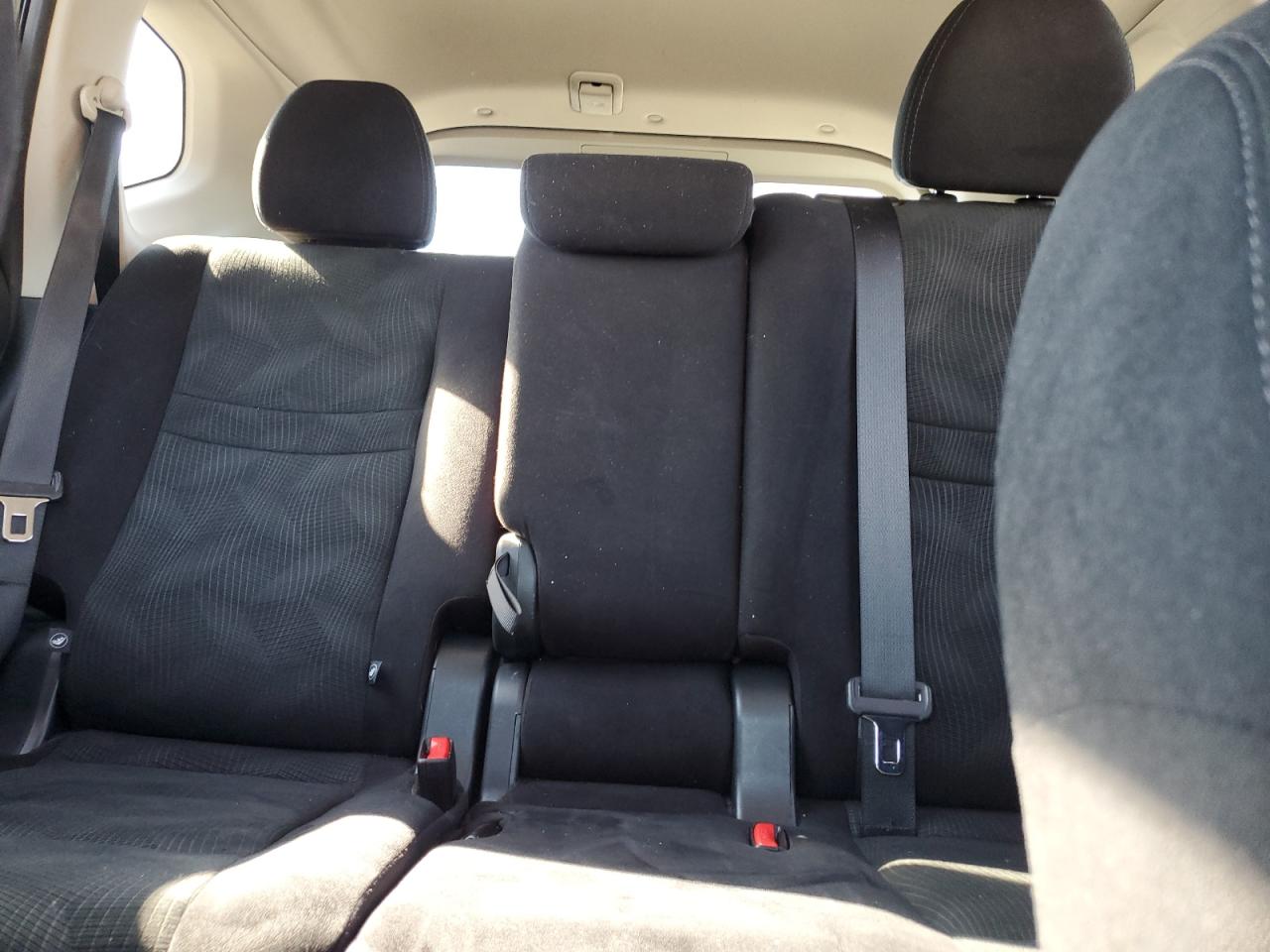 2015 Nissan Rogue S VIN: 5N1AT2MV1FC924298 Lot: 84395095