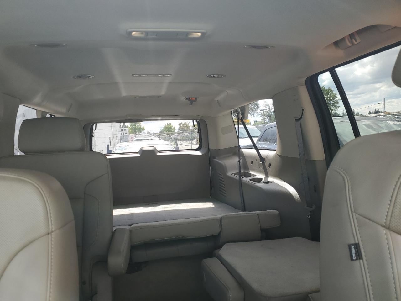 2019 Chevrolet Suburban K1500 Premier VIN: 1GNSKJKCXKR149313 Lot: 84795425
