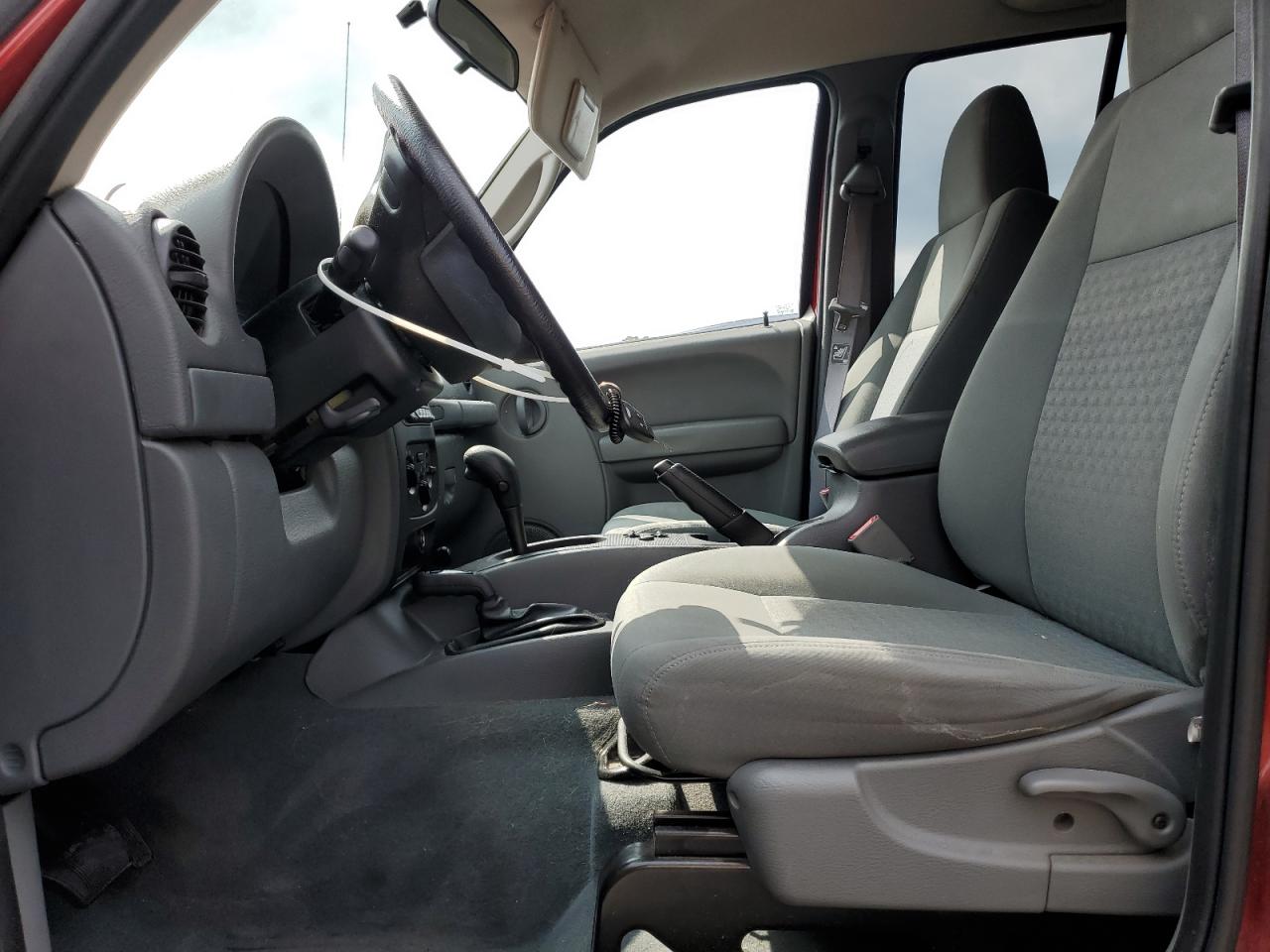 2007 Jeep Liberty Sport VIN: 1J4GL48K77W522421 Lot: 71599975