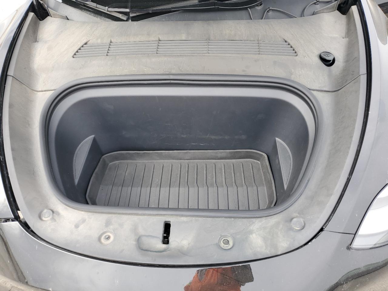 2023 Tesla Model Y VIN: 7SAYGDEE0PA184880 Lot: 84631205