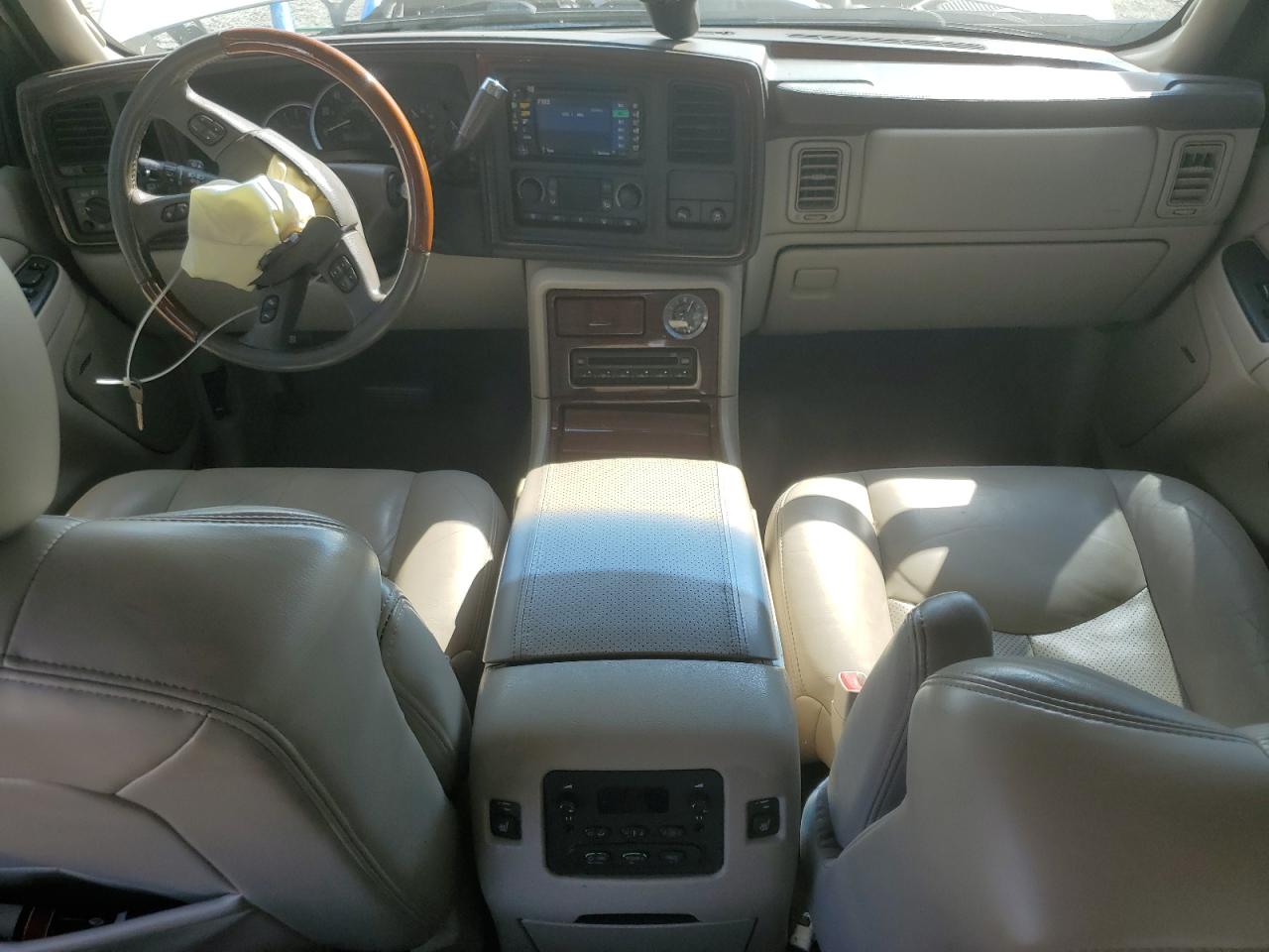 2004 Cadillac Escalade Luxury VIN: 1GYEK63N24R189742 Lot: 80224225