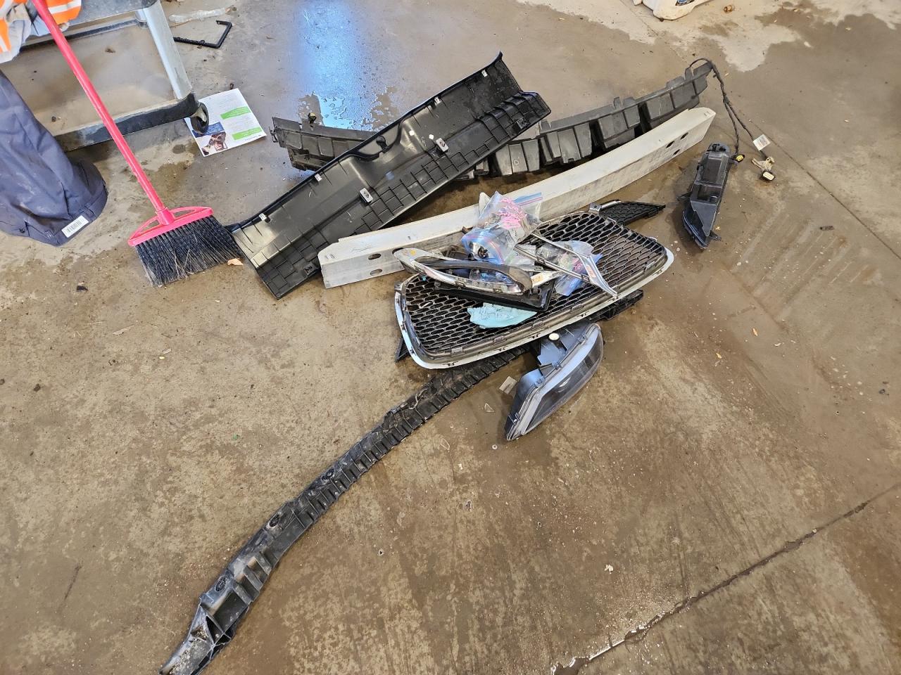 2016 Chrysler 300 Limited VIN: 2C3CCAAG4GH274012 Lot: 84195075