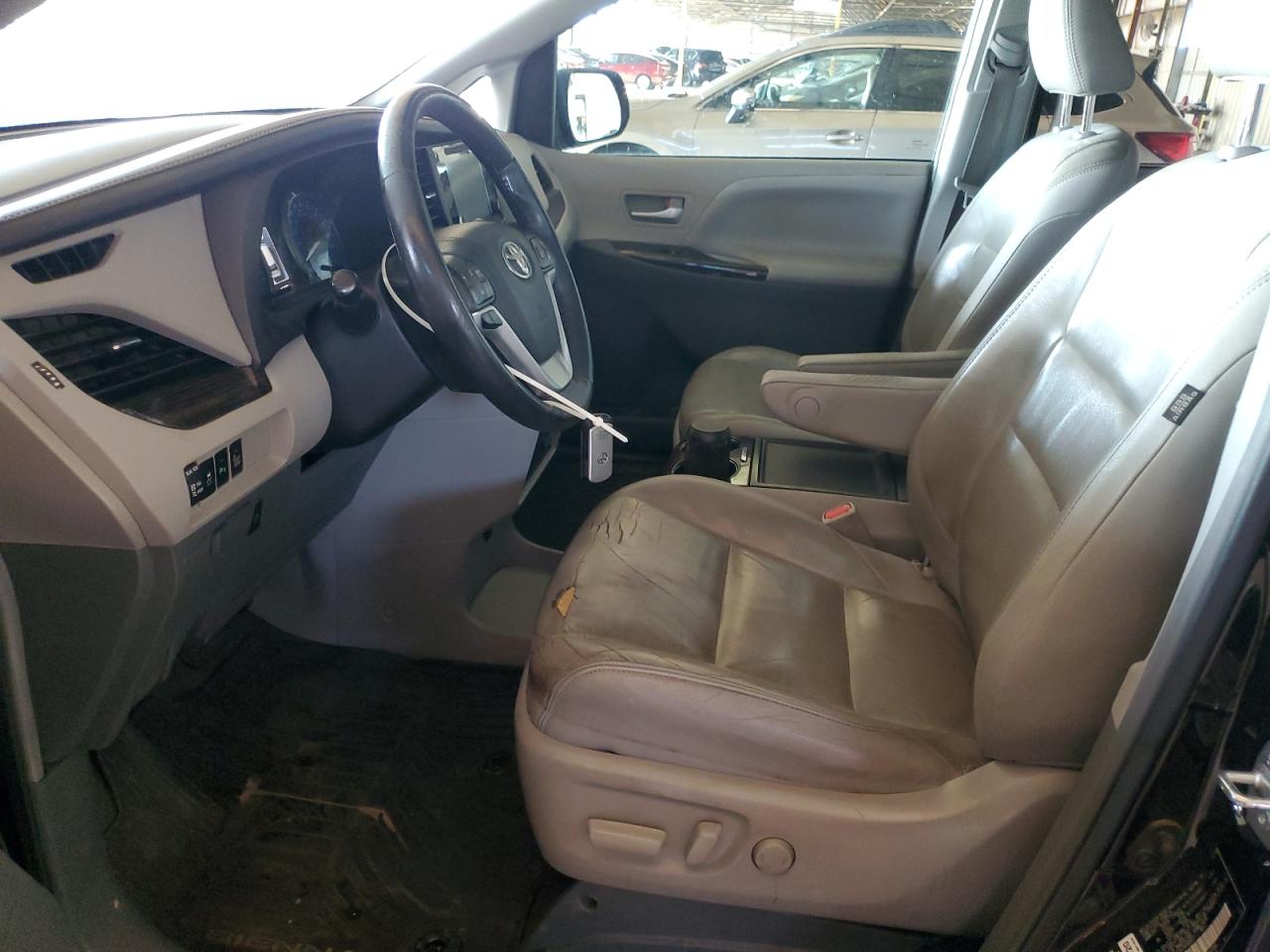 2017 Toyota Sienna Xle VIN: 5TDYZ3DCXHS808251 Lot: 84057965