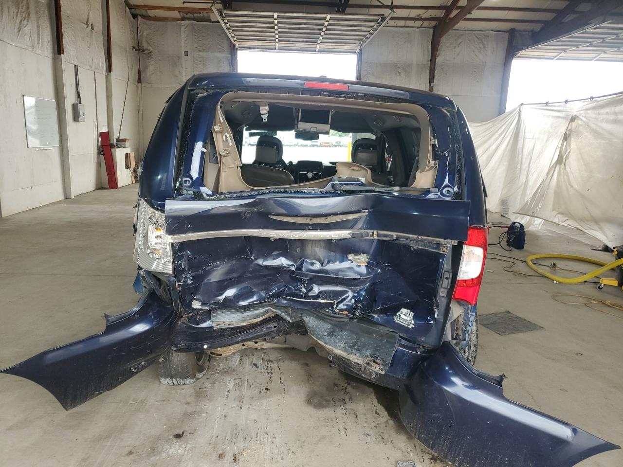 2013 Chrysler Town & Country Touring L VIN: 2C4RC1CG8DR563967 Lot: 71530655