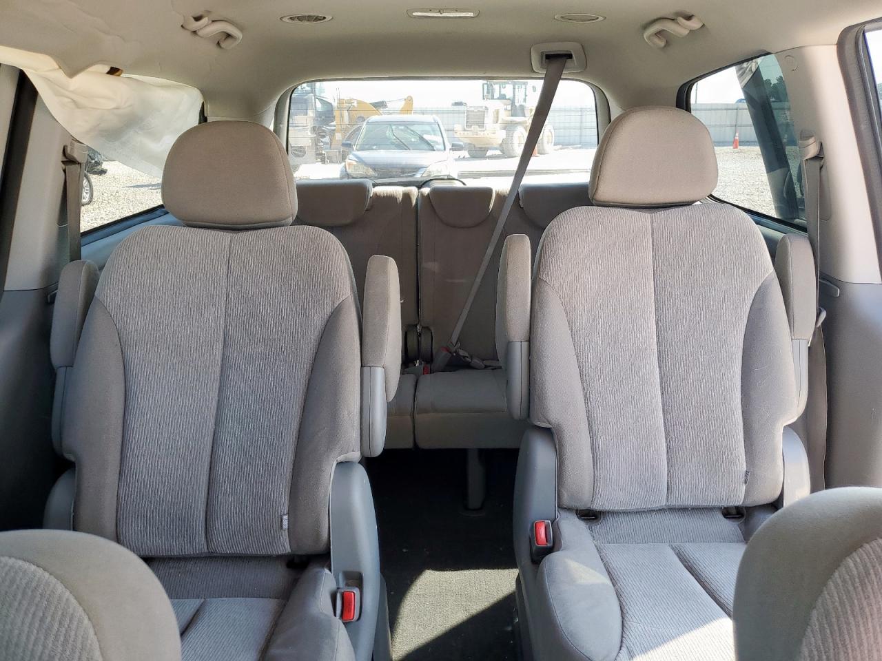 2012 Kia Sedona Lx VIN: KNDMG4C73C6437747 Lot: 80624555