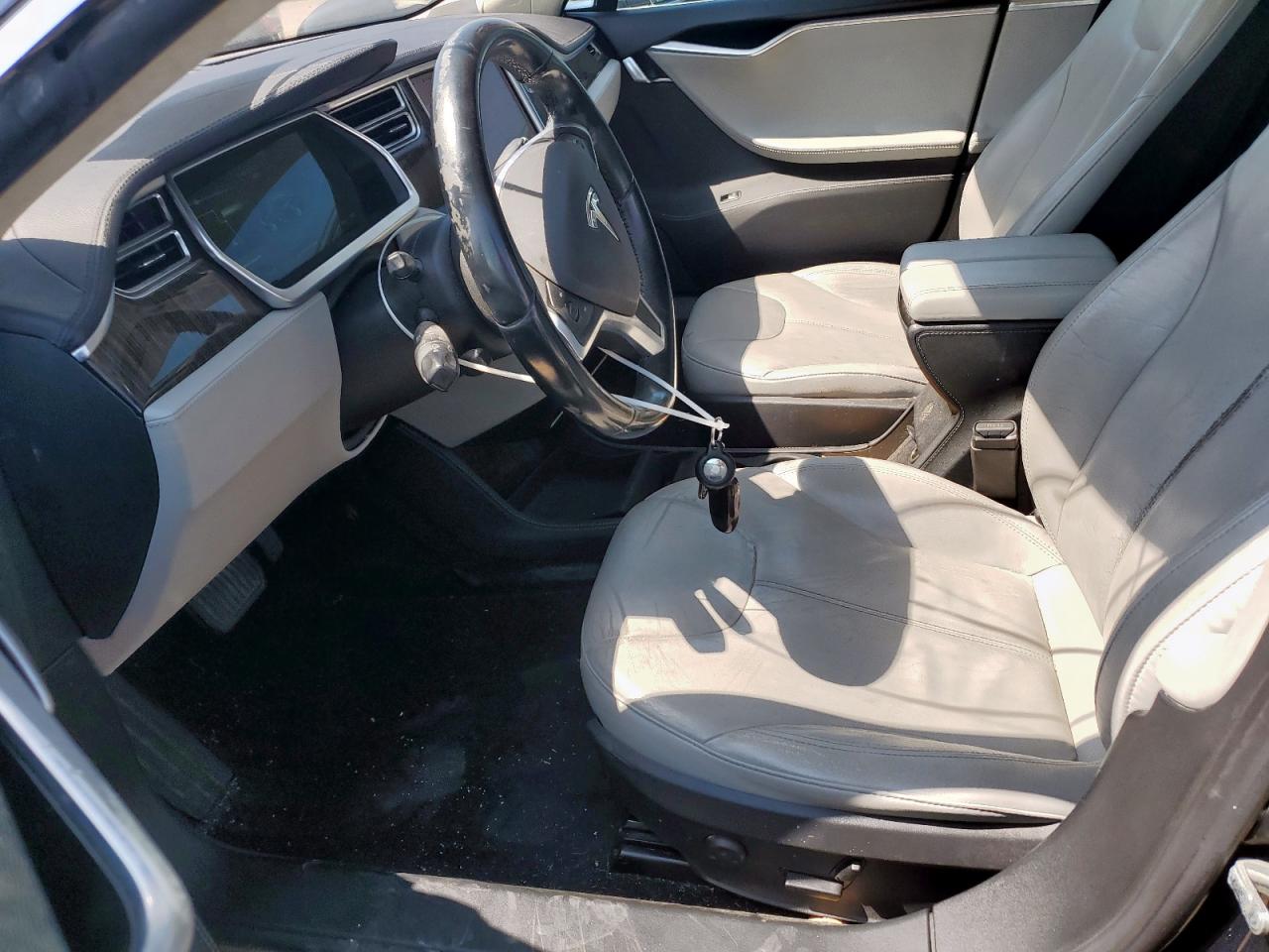 2013 Tesla Model S VIN: 5YJSA1CN6DFP20705 Lot: 72043925