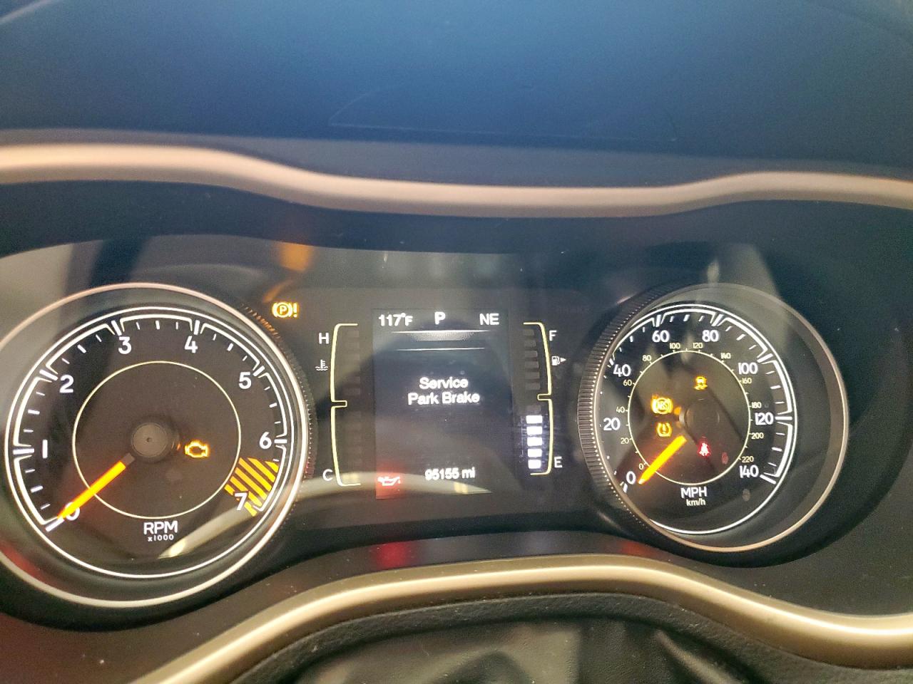 2015 Jeep Cherokee Latitude VIN: 1C4PJMCB8FW697424 Lot: 71848055