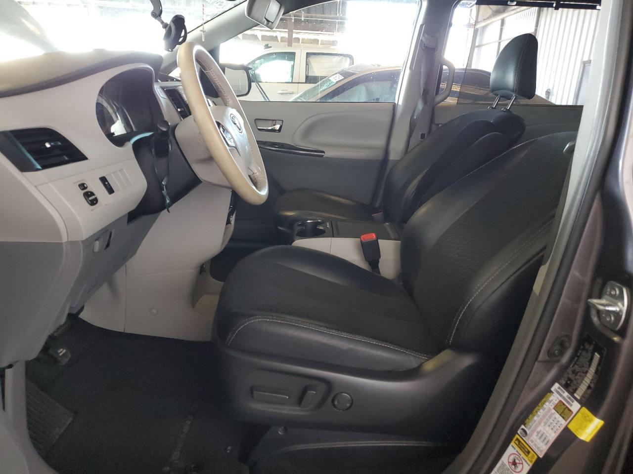 2014 Toyota Sienna Sport VIN: 5TDXK3DC8ES442804 Lot: 81769655