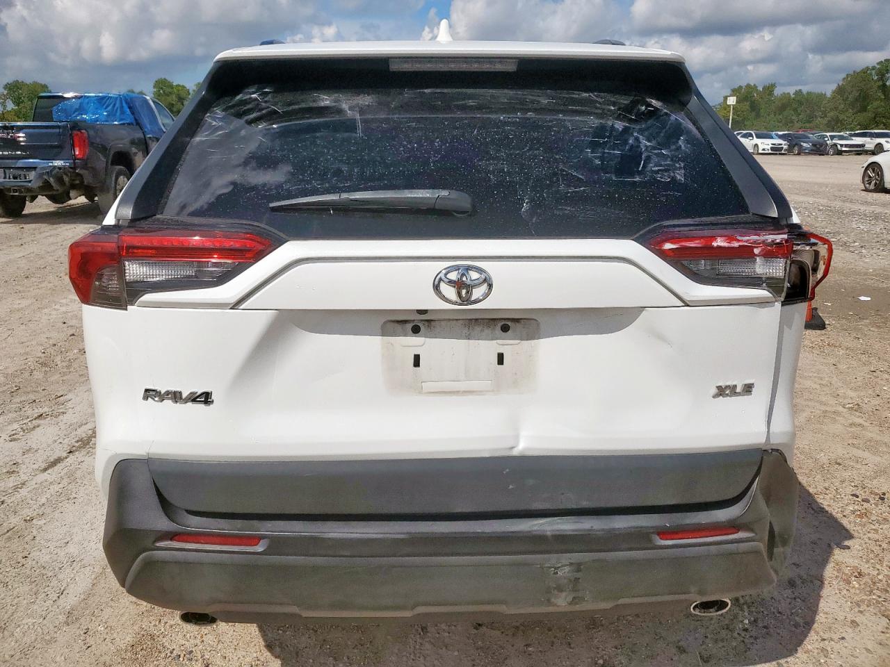 2020 Toyota Rav4 Xle VIN: 2T3W1RFV1LW085459 Lot: 82156845