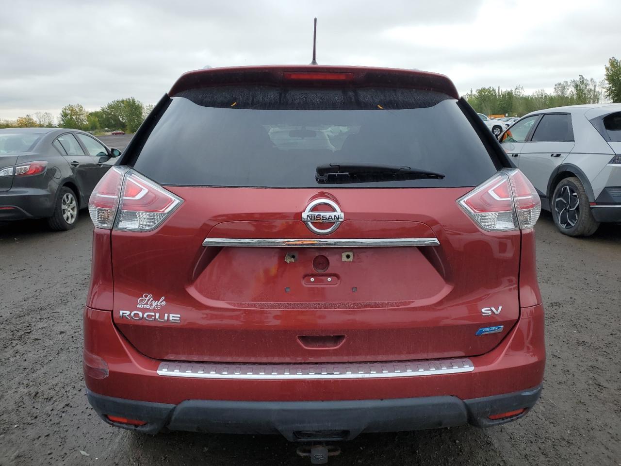 2015 Nissan Rogue S VIN: 5N1AT2MT1FC877661 Lot: 84185325