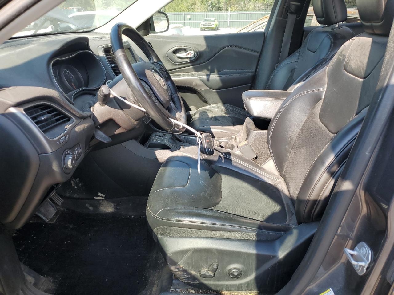 2019 Jeep Cherokee Latitude Plus VIN: 1C4PJLLN6KD119882 Lot: 80472035