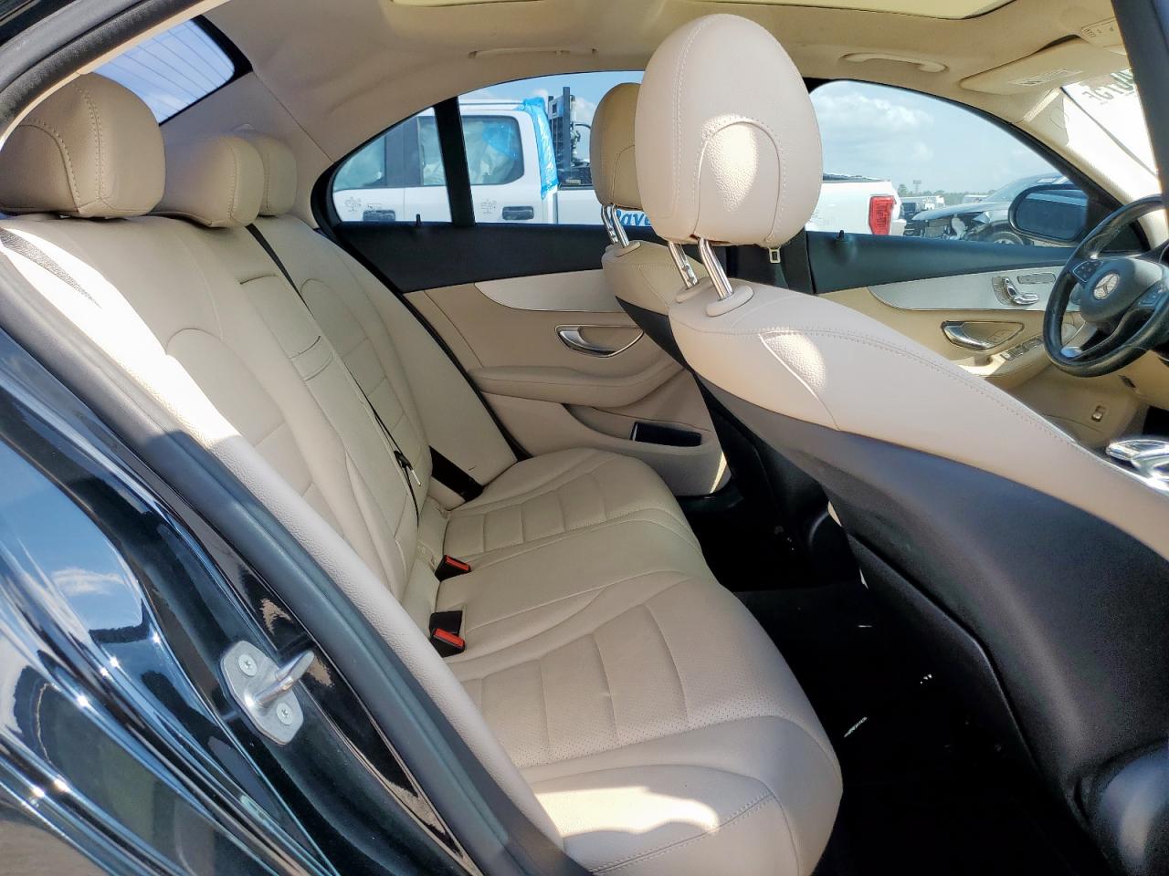 2016 Mercedes-Benz C 300 VIN: 55SWF4JBXGU173745 Lot: 71654675