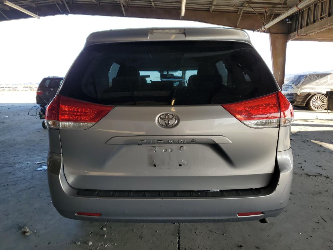 2011 Toyota Sienna Le VIN: 5TDKK3DCXBS151288 Lot: 81023415