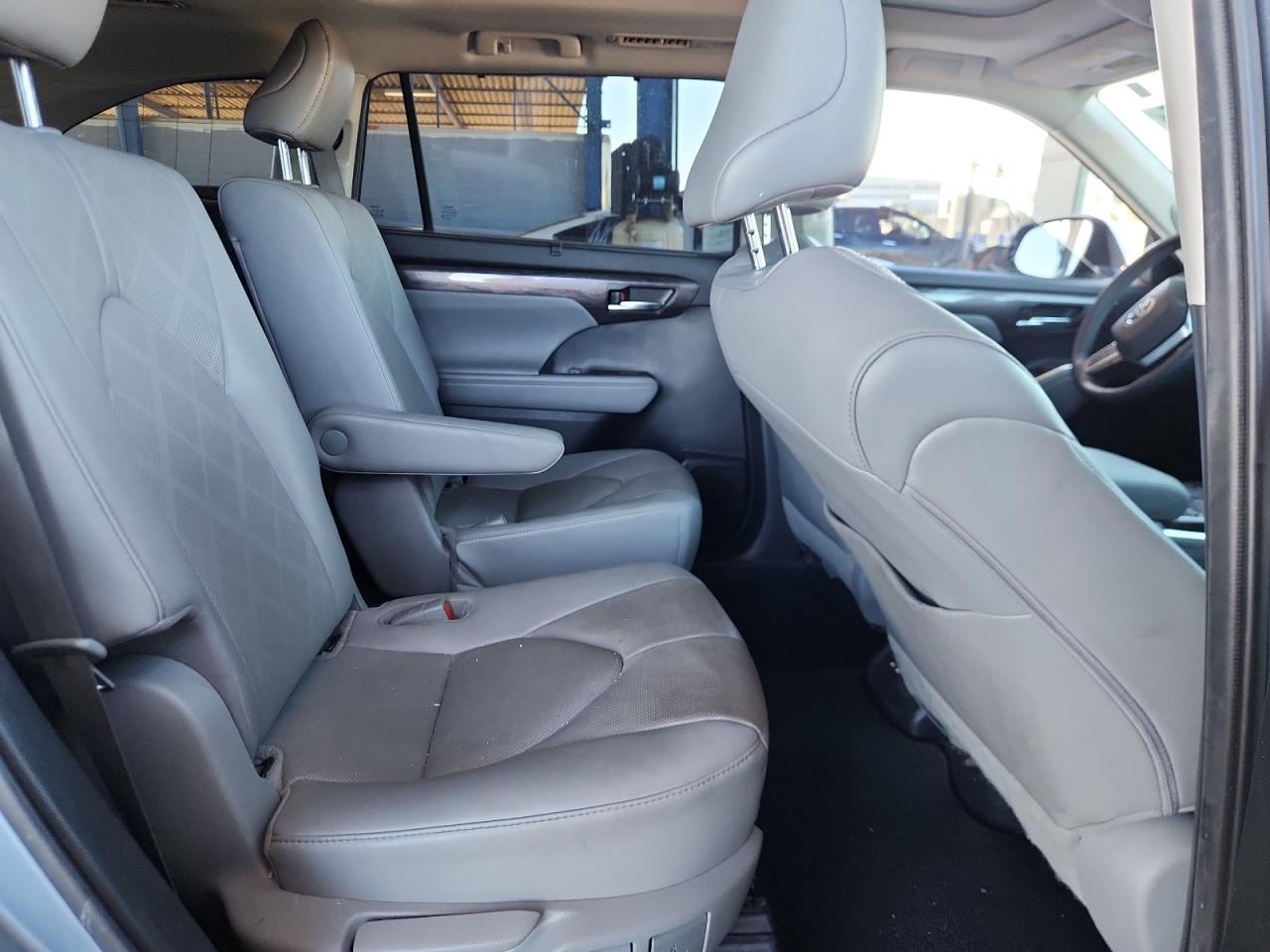 2021 Toyota Highlander Platinum VIN: 5TDFZRAH8MS087691 Lot: 81697445