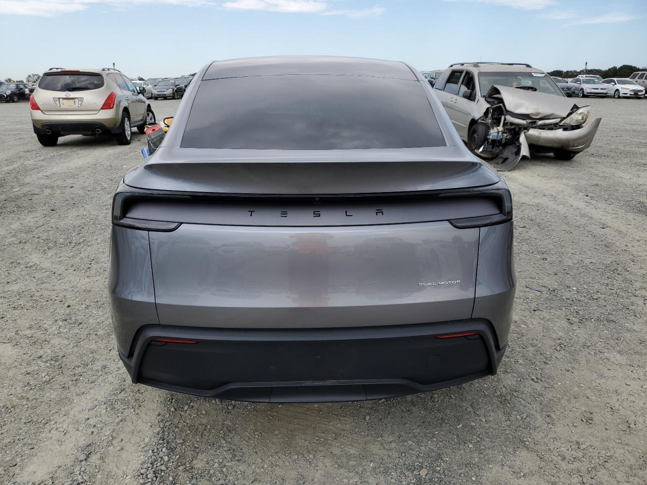 2026 Tesla Model Y VIN: 7SAYGDEE6TF356360 Lot: 81771885