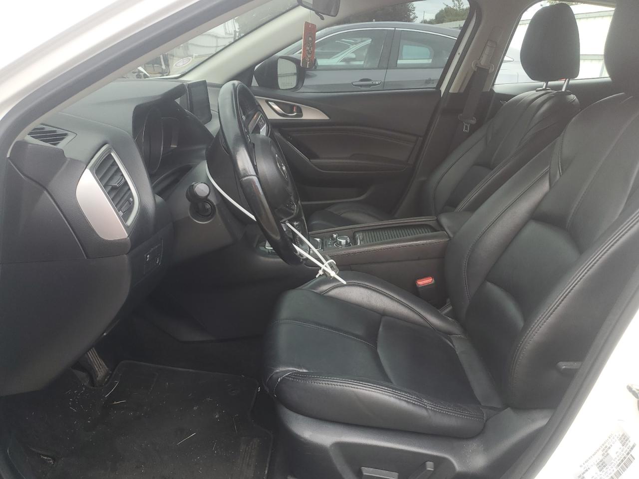 2018 Mazda 3 Touring VIN: 3MZBN1V3XJM160563 Lot: 83929595