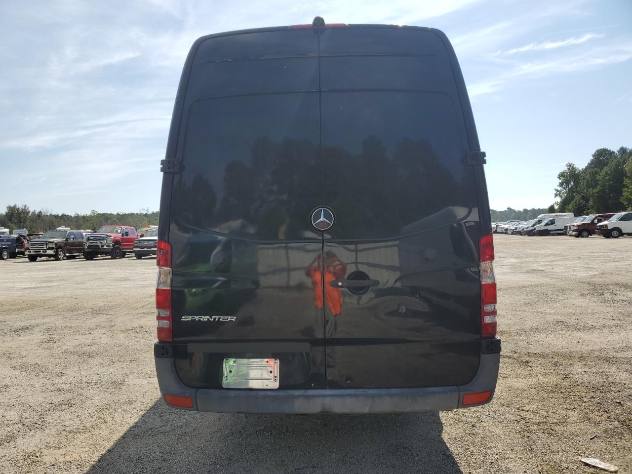 2015 Mercedes-Benz Sprinter 2500 VIN: WD3PE8DC0F5992584 Lot: 72016765
