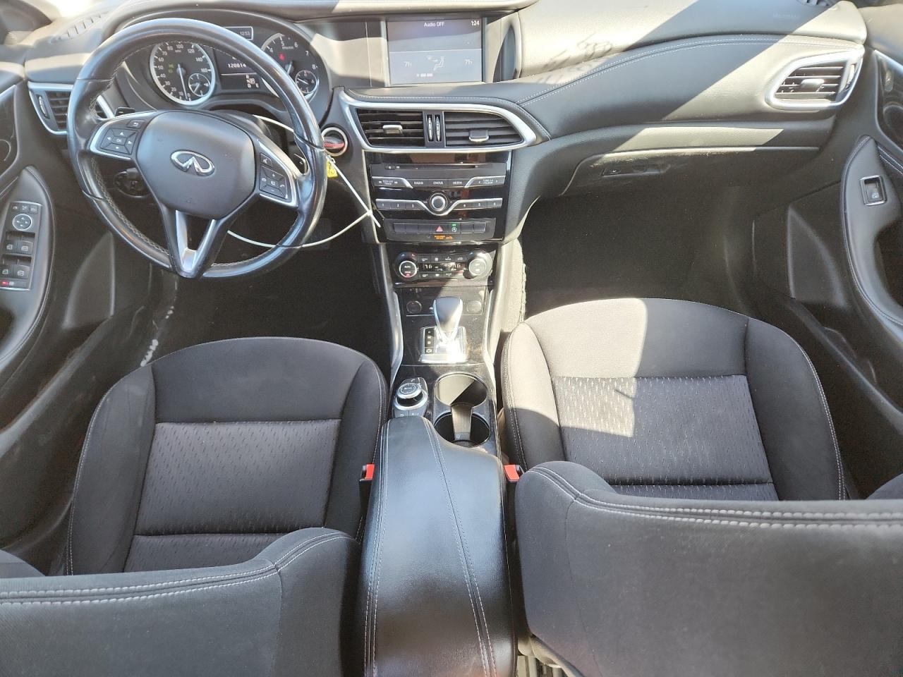 QX30 QX30