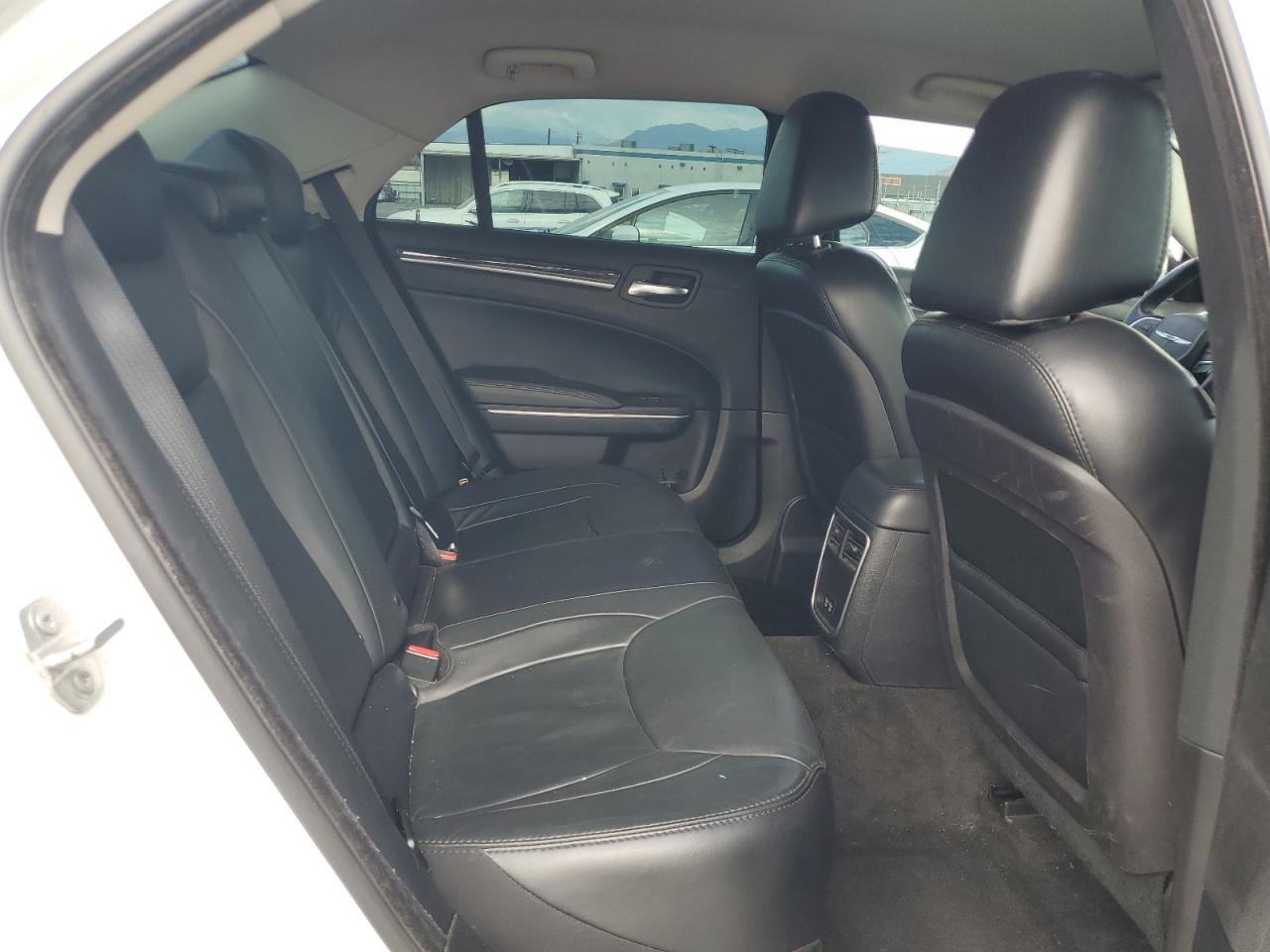 2016 Chrysler 300 Limited VIN: 2C3CCAAG0GH135379 Lot: 81607545