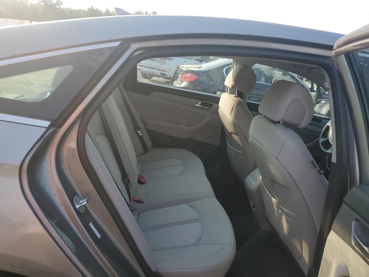 2017 Hyundai Sonata Hybrid VIN: KMHE24L36HA062582 Lot: 81249235
