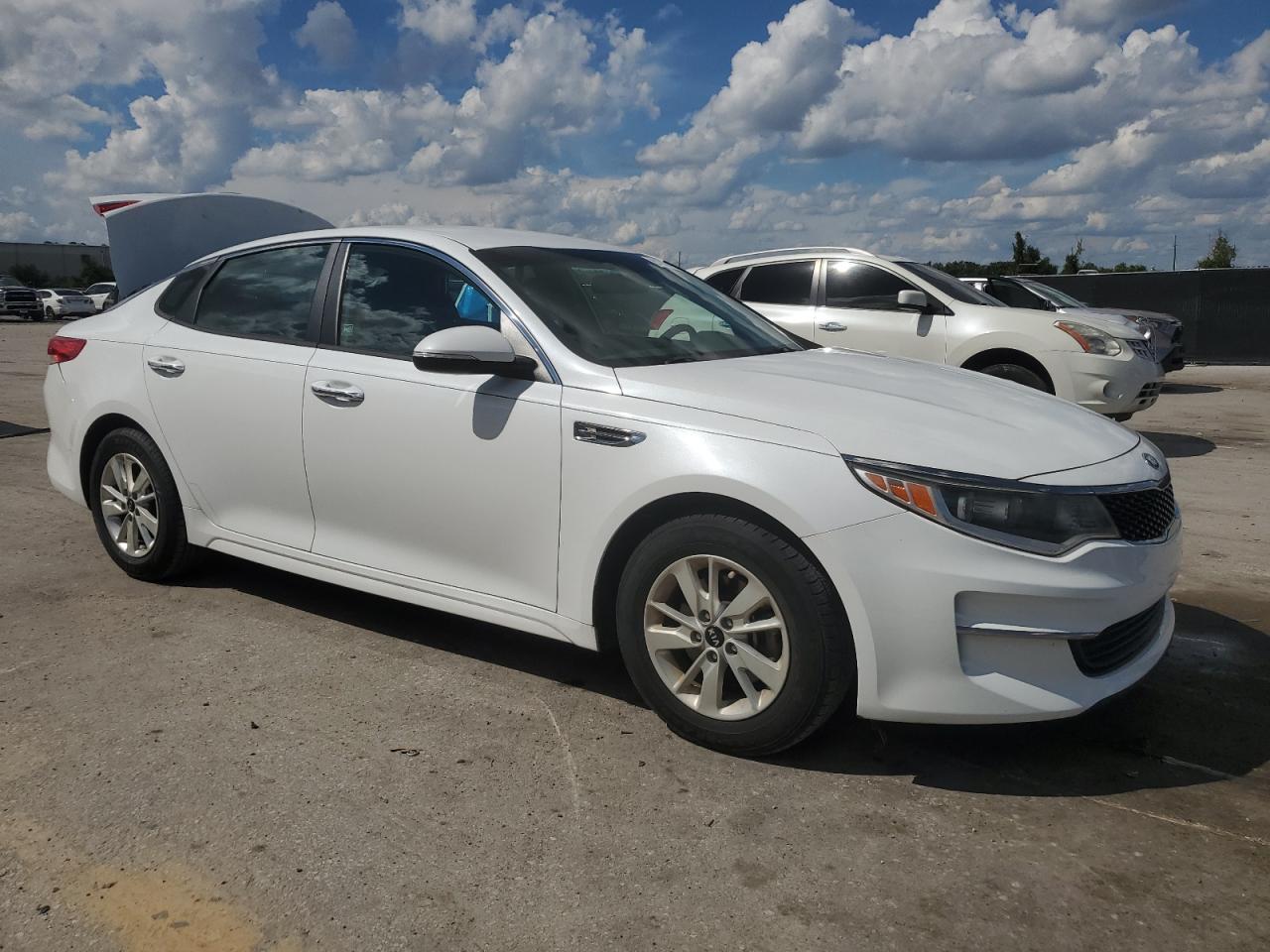 2017 Kia Optima Lx VIN: 5XXGT4L35HG156855 Lot: 84380435