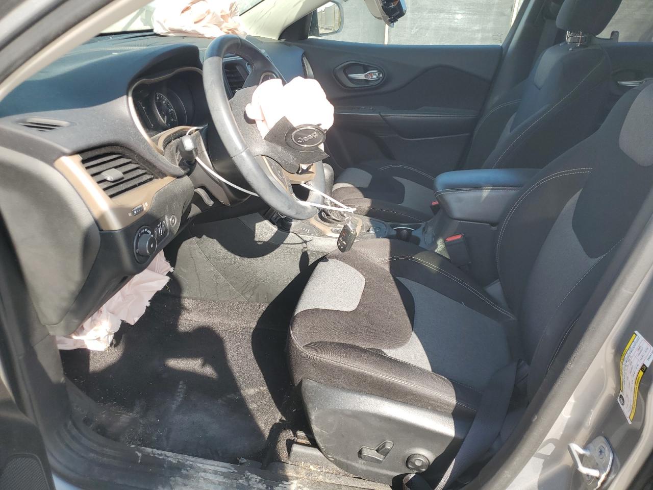 2014 Jeep Cherokee Latitude VIN: 1C4PJMCS3EW247193 Lot: 80898405