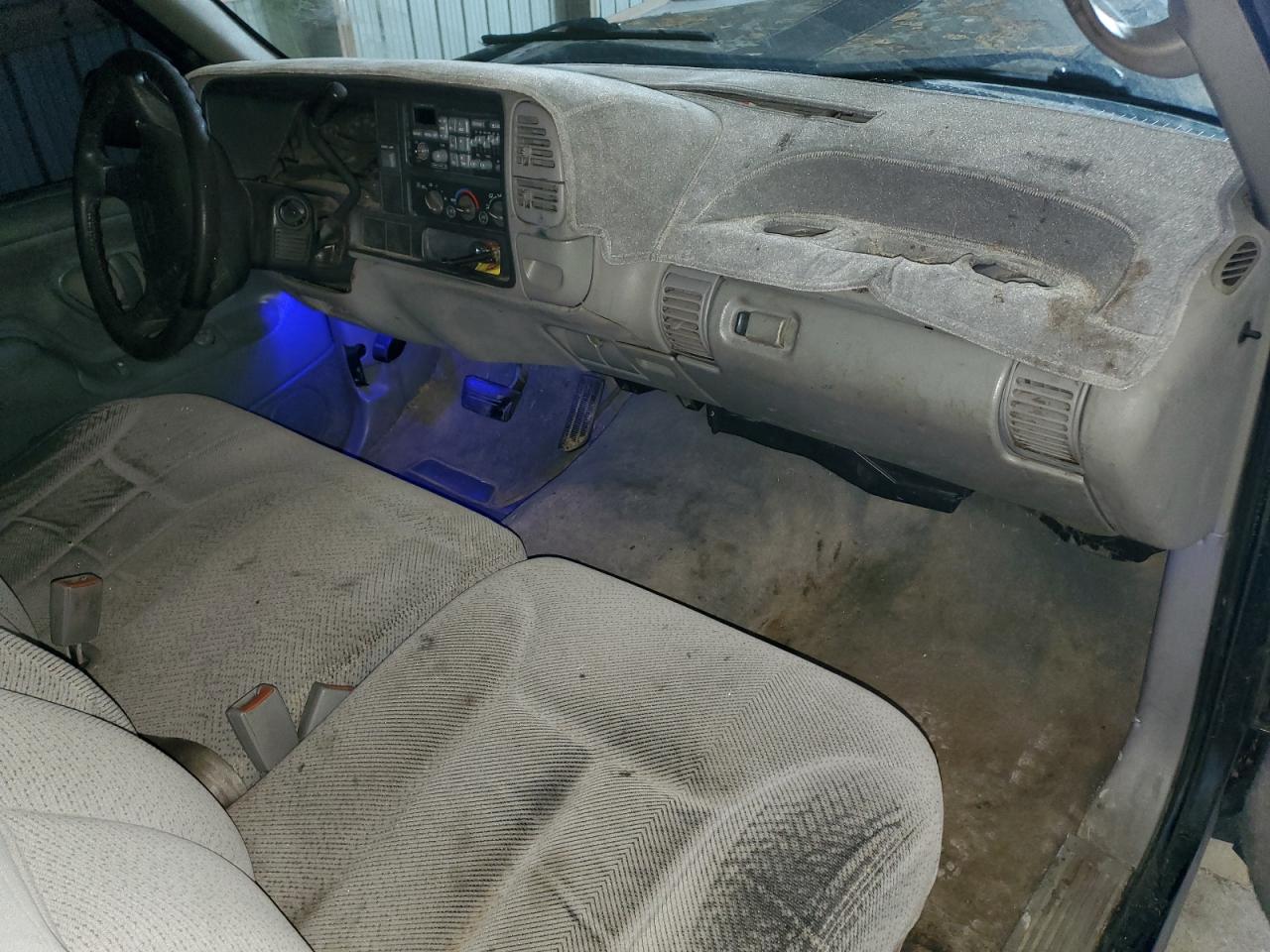 1996 Chevrolet Gmt-400 C1500 VIN: 1GCEC14M1TZ103511 Lot: 81310755