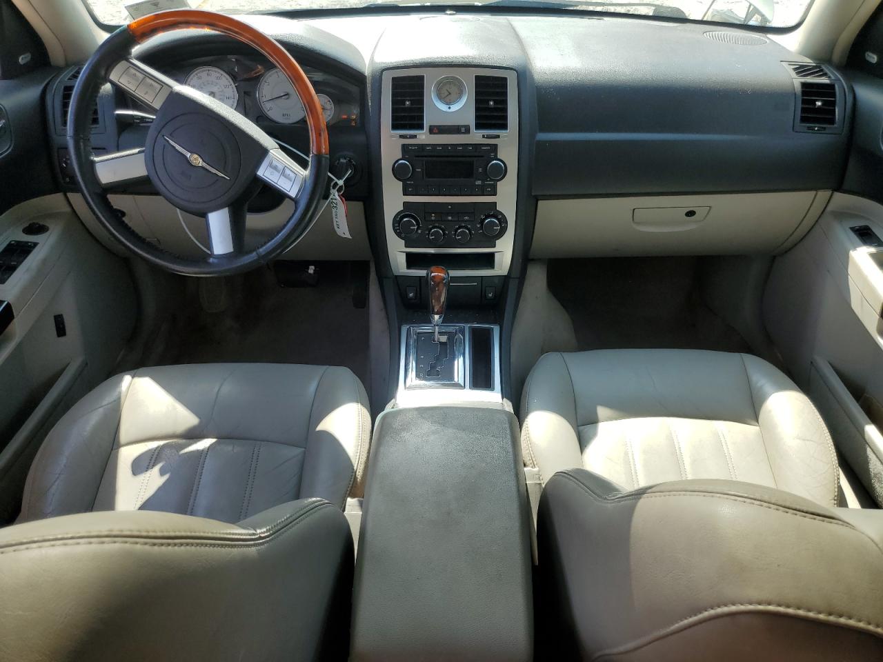 2005 Chrysler 300C VIN: 2C3JK63HX5H647421 Lot: 81134595