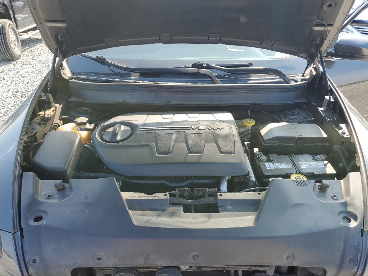 2014 Jeep Cherokee Latitude VIN: 1C4PJLCSXEW321171 Lot: 70895795