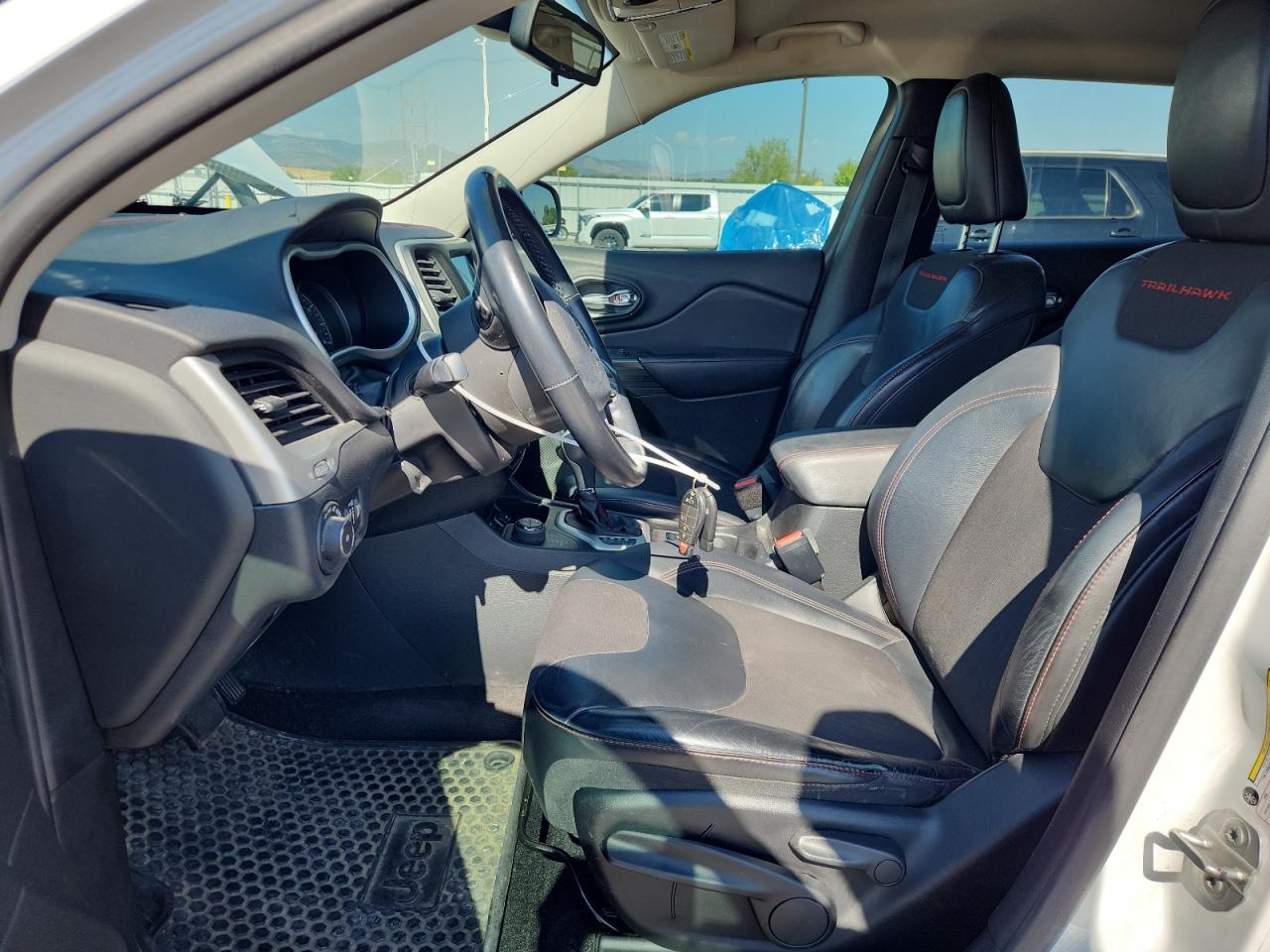 2015 Jeep Cherokee Trailhawk VIN: 1C4PJMBS4FW728086 Lot: 71095805