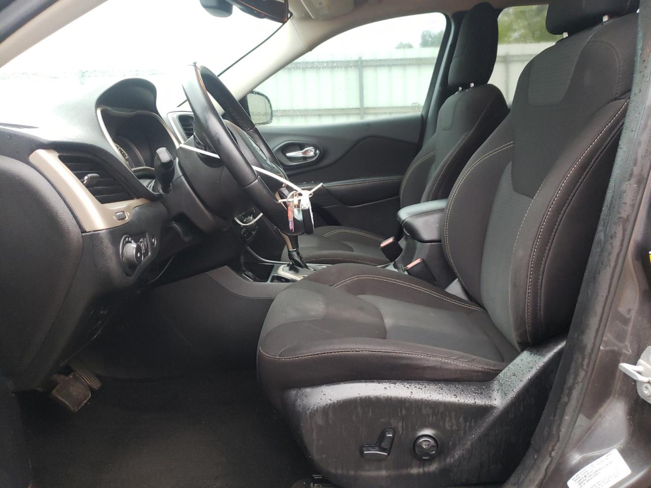 2016 Jeep Cherokee Latitude VIN: 1C4PJLCS6GW108429 Lot: 81895265