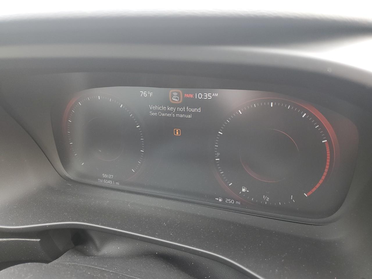 2019 Volvo Xc40 T5 R-Design VIN: YV4162UM7K2074824 Lot: 71623815