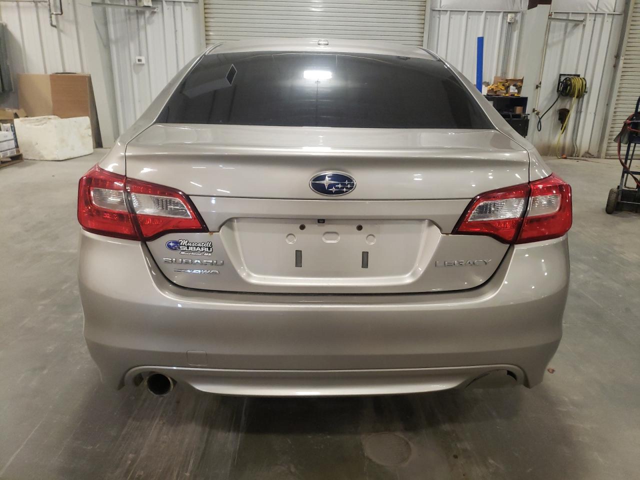 2015 Subaru Legacy 2.5I Premium VIN: 4S3BNBC65F3052768 Lot: 84193575