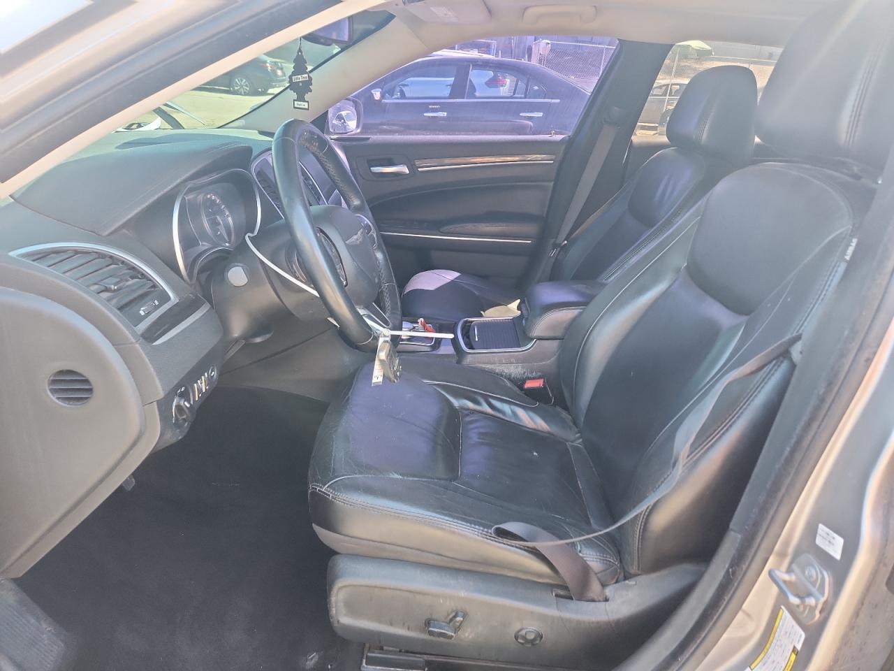 2015 Chrysler 300 Limited VIN: 2C3CCAAG2FH931856 Lot: 83762585