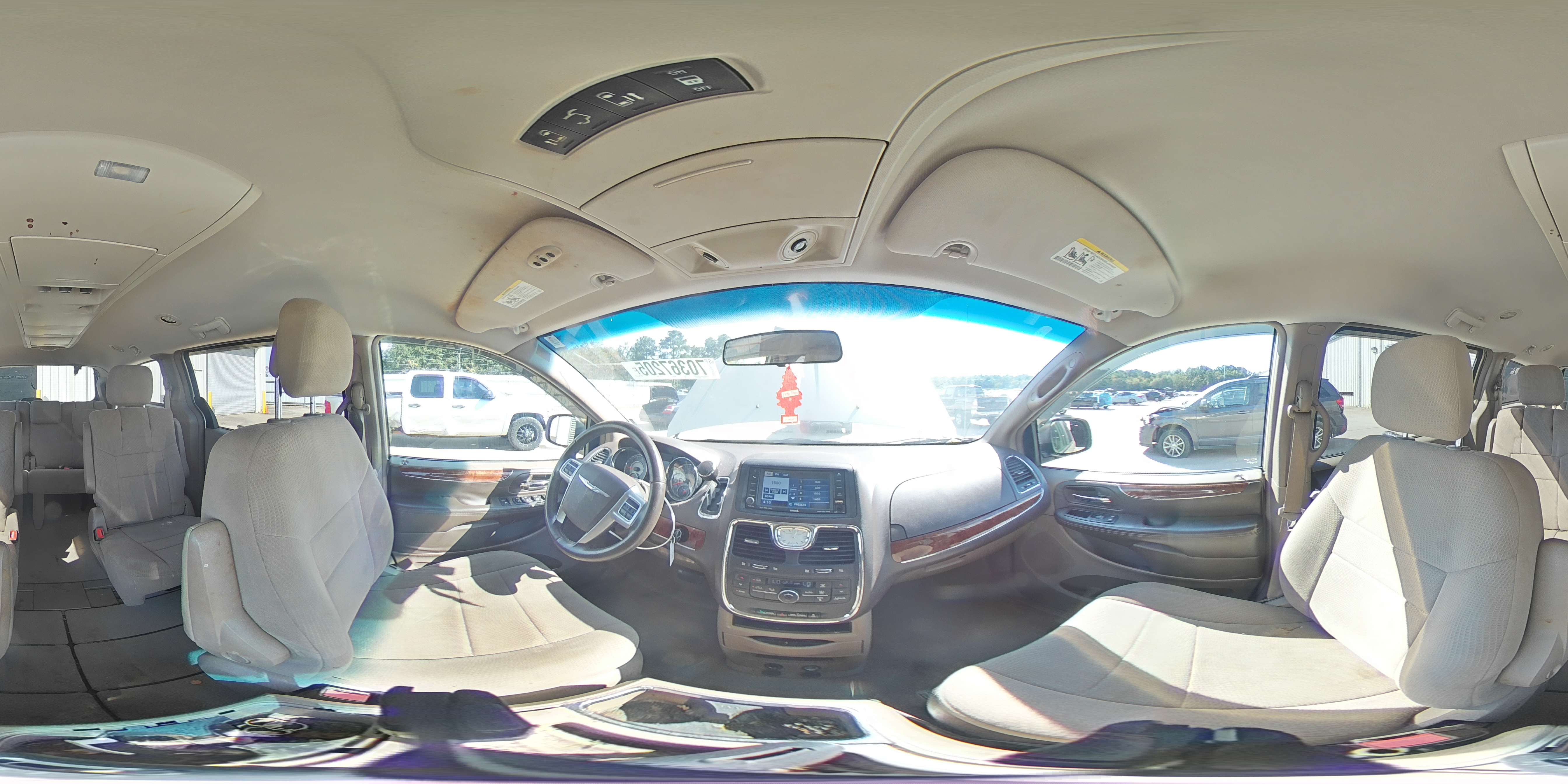 2011 Chrysler Town & Country Touring VIN: 2A4RR5DG8BR765915 Lot: 70367205