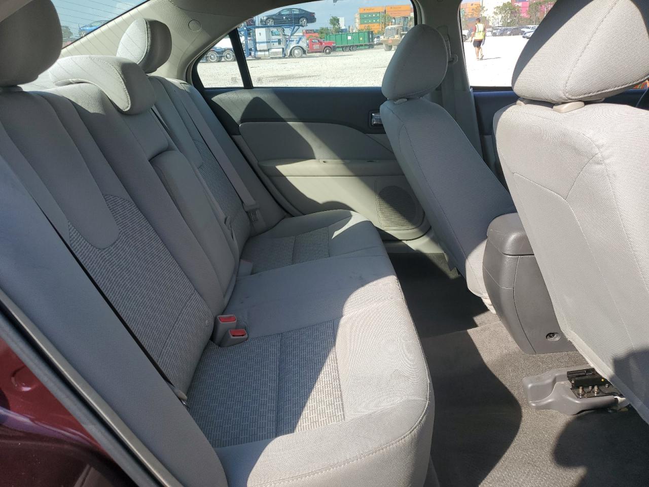 2011 Ford Fusion S VIN: 3FAHP0GA8BR298576 Lot: 81899885