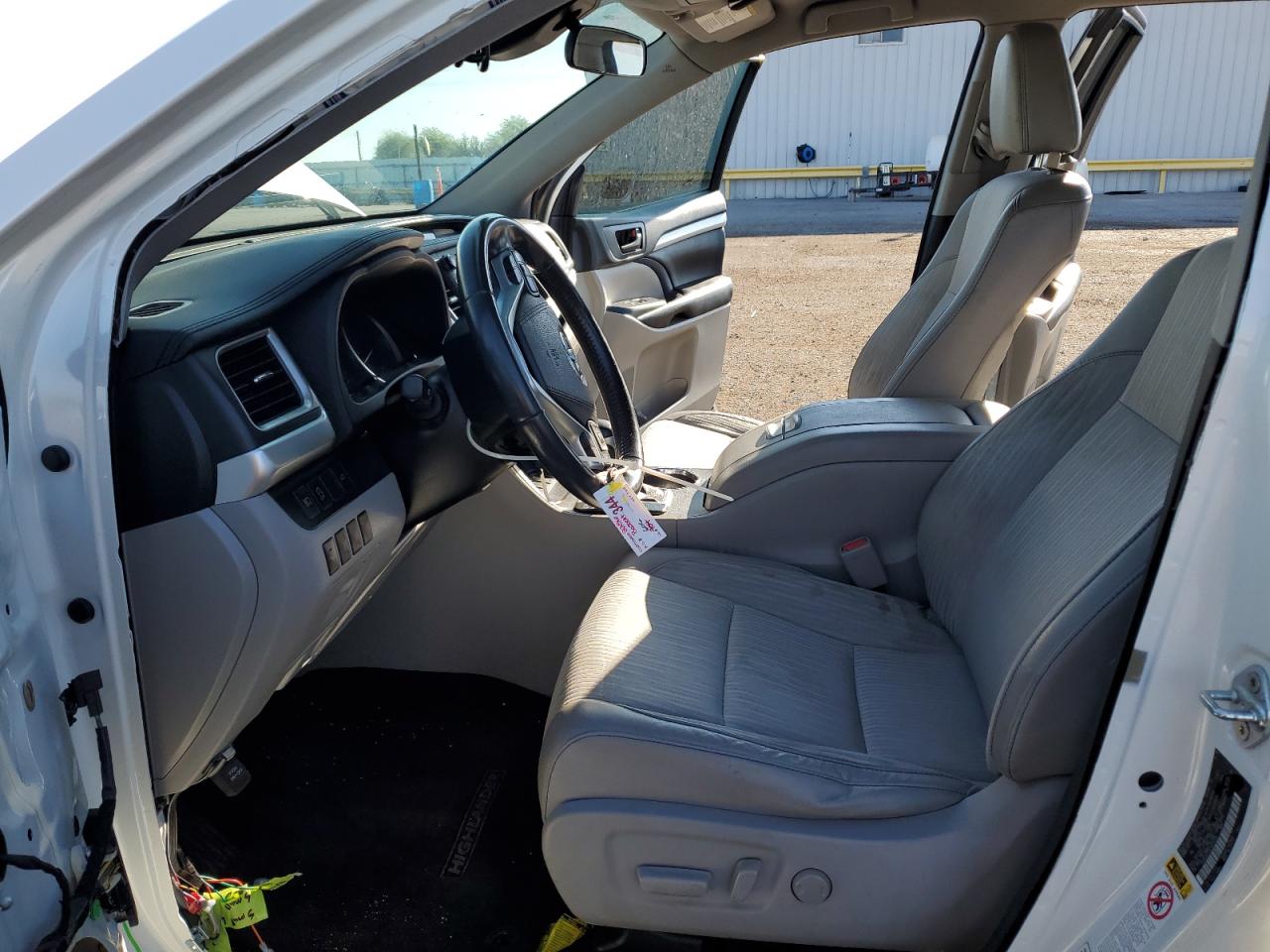 2018 Toyota Highlander Le VIN: 5TDZZRFH3JS254234 Lot: 81393595