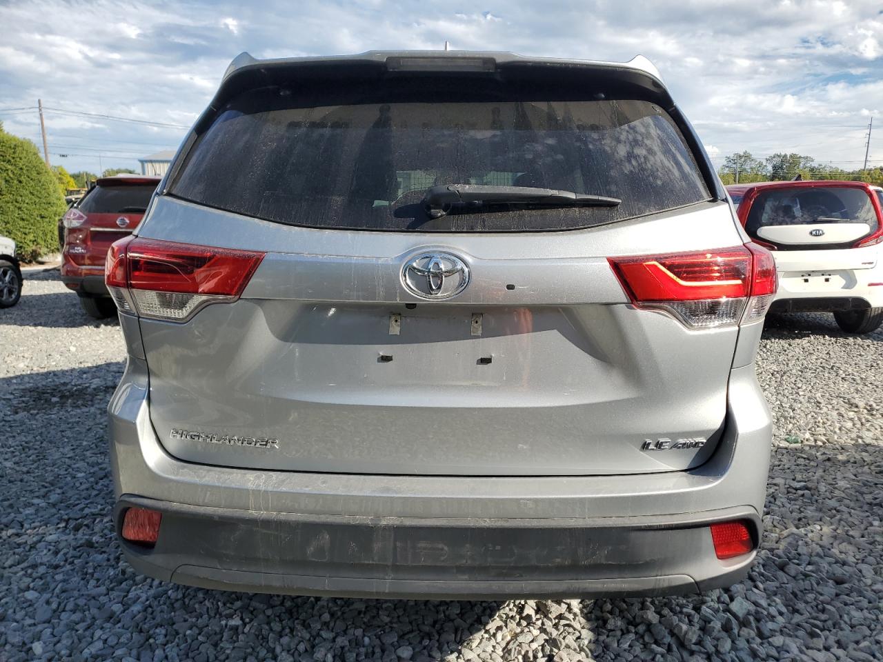 2018 Toyota Highlander Le VIN: 5TDBZRFHXJS909068 Lot: 80540785