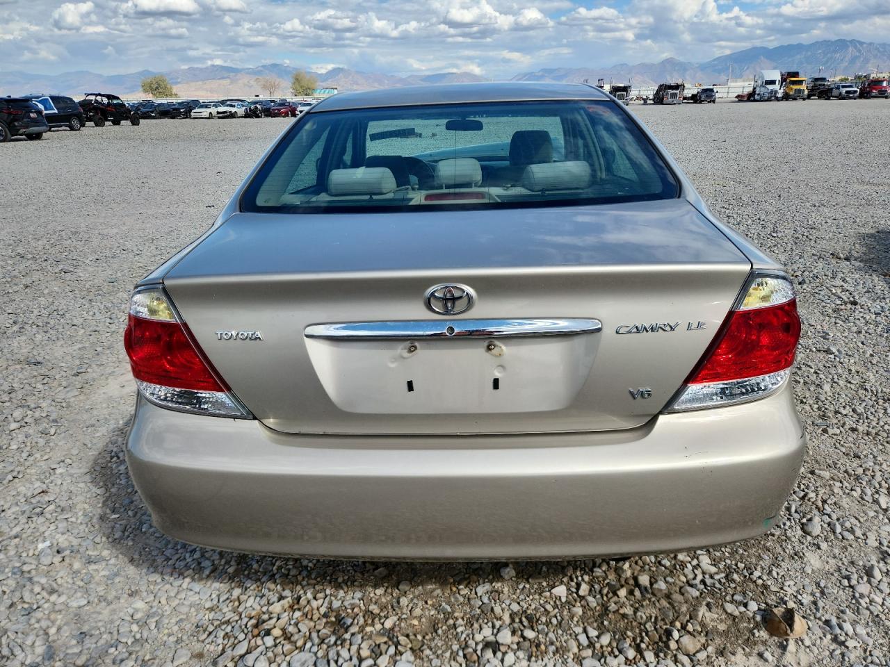2005 Toyota Camry Le VIN: 4T1BF30K05U098890 Lot: 84287025