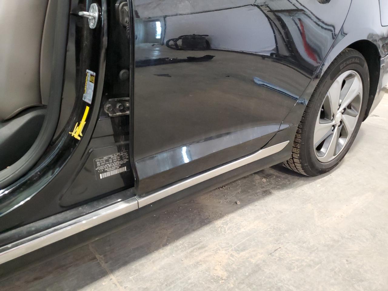 2017 Hyundai Sonata Plug-In Hybrid VIN: KMHE54L26HA045165 Lot: 71665535