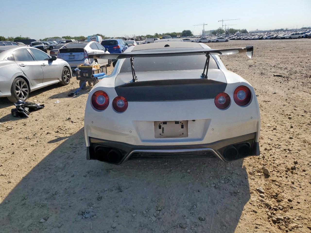 2018 Nissan Gt-R Pure VIN: JN1AR5EF1JM710090 Lot: 84167425