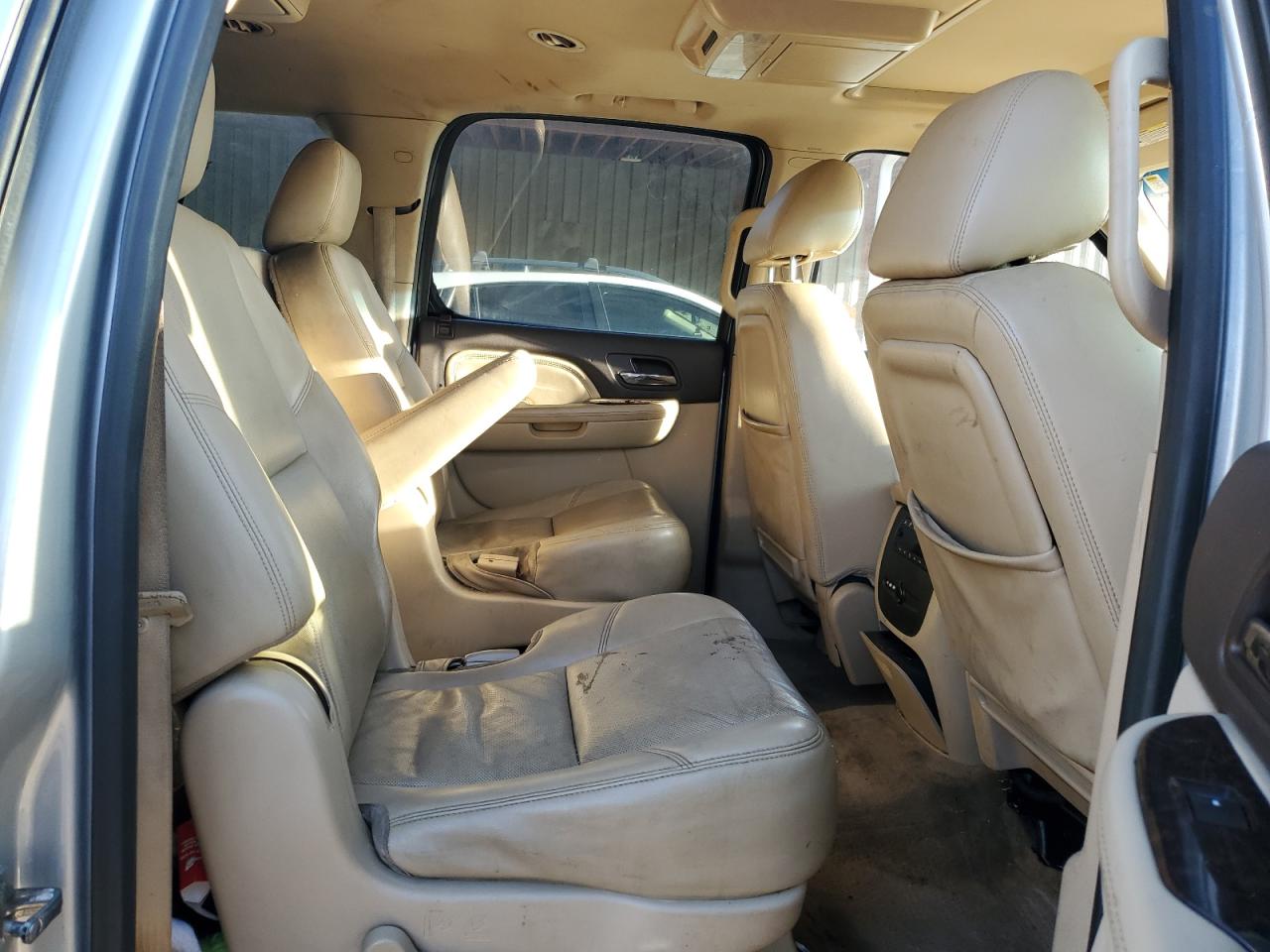 2013 GMC Yukon Xl Denali VIN: 1GKS2MEF7DR165671 Lot: 80920525