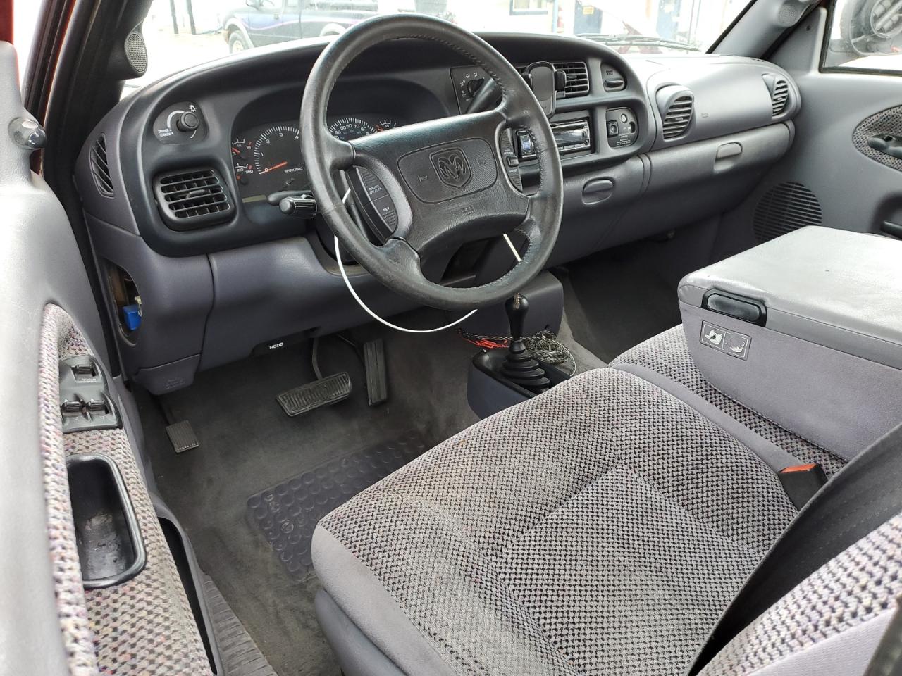 1998 Dodge Ram 1500 VIN: 1B7HF13ZXWJ137600 Lot: 81153555