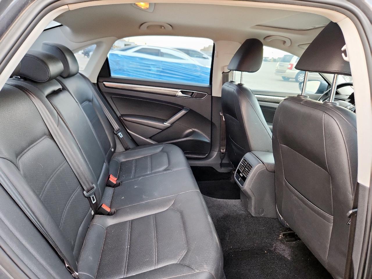 2017 Volkswagen Passat Se VIN: 1VWBT7A37HC012249 Lot: 80641485