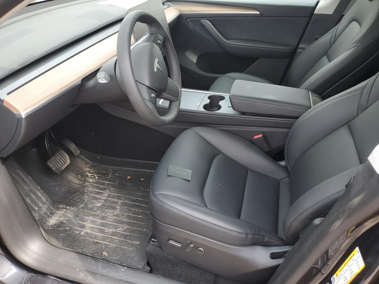 2025 Tesla Model Y VIN: 7SAYGDEE8SA367632 Lot: 81498425