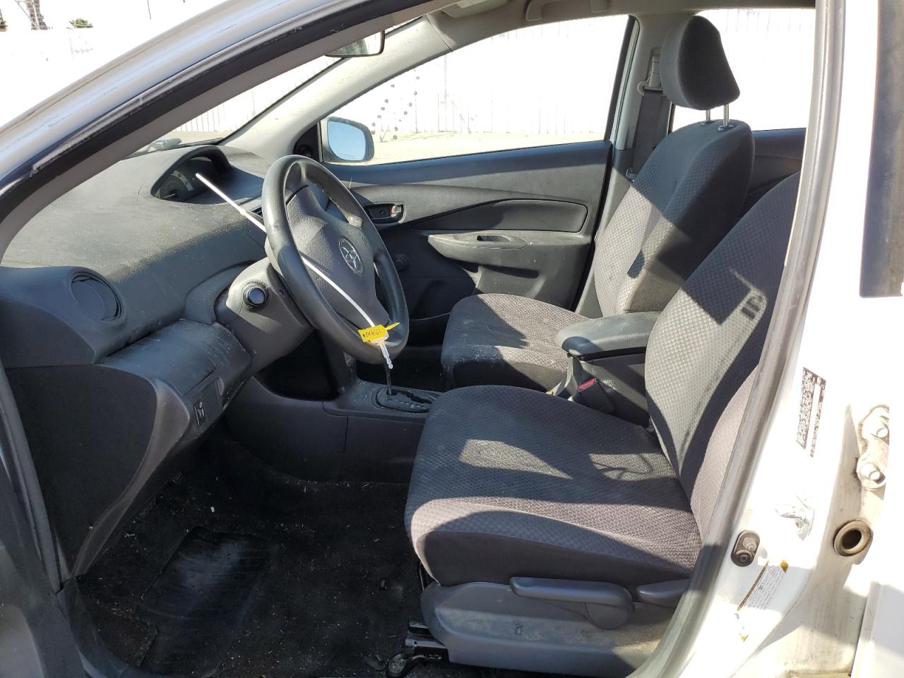2008 Toyota Yaris VIN: JTDBT923381244162 Lot: 72028595