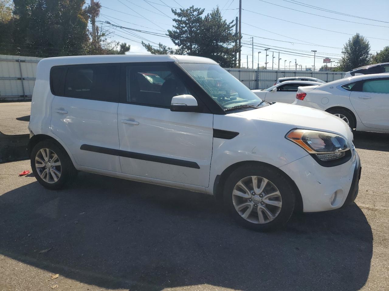 2013 Kia Soul + VIN: KNDJT2A65D7556764 Lot: 81961695